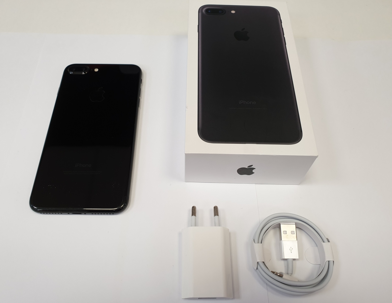 Телефон Apple iPhone 7 Plus 256Gb Jet Black <Б/У, отличное состояние>  купить в Иркутске. Цена на Телефон Apple iPhone 7 Plus 256Gb Jet Black  <Б/У, отличное состояние> : отзывы, описания, характеристики