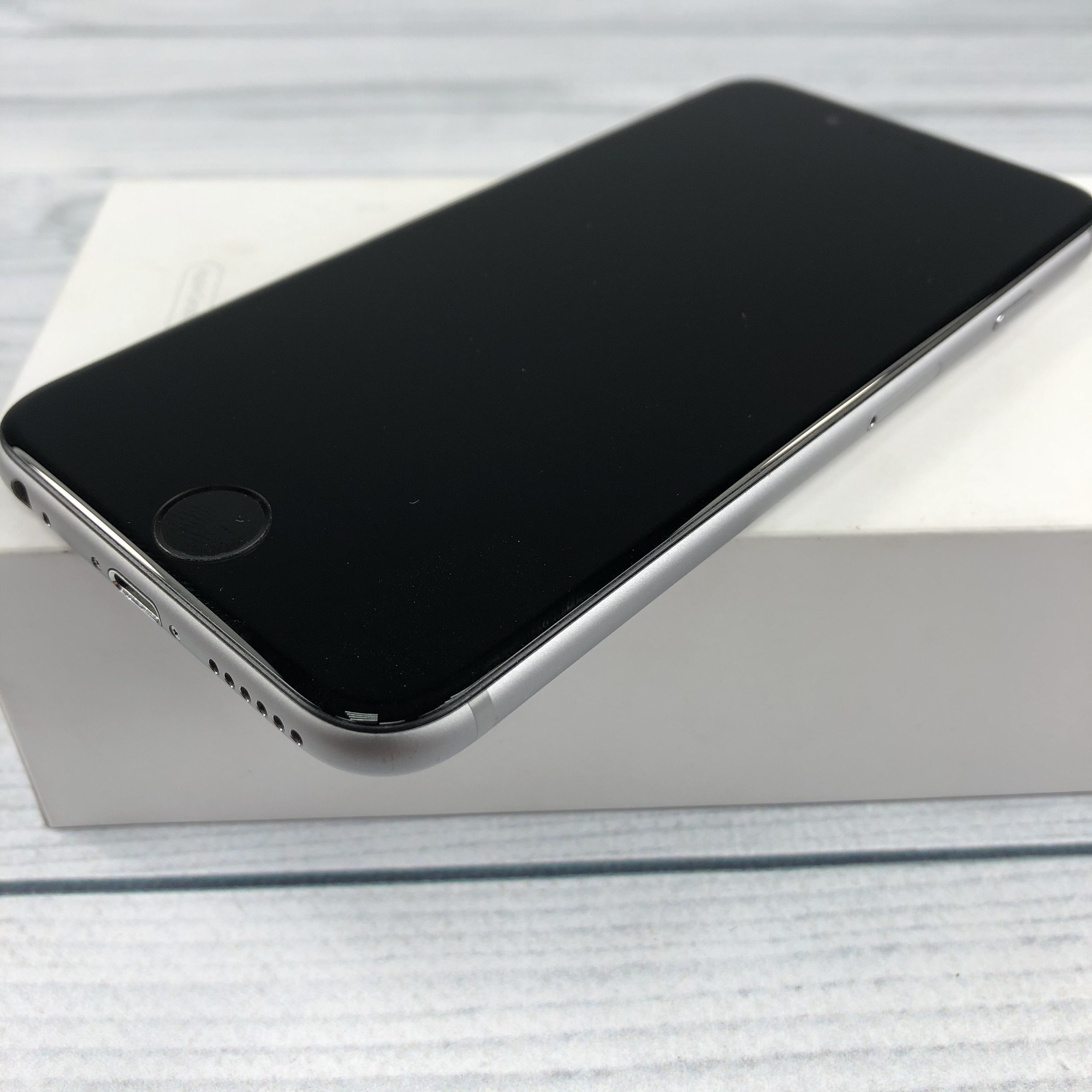 Телефон Apple iPhone 6S 32Gb Space Grey <БУ, хорошее состояние> купить в  Иркутске. Цена на Телефон Apple iPhone 6S 32Gb Space Grey <БУ, хорошее  состояние>: отзывы, описания, характеристики