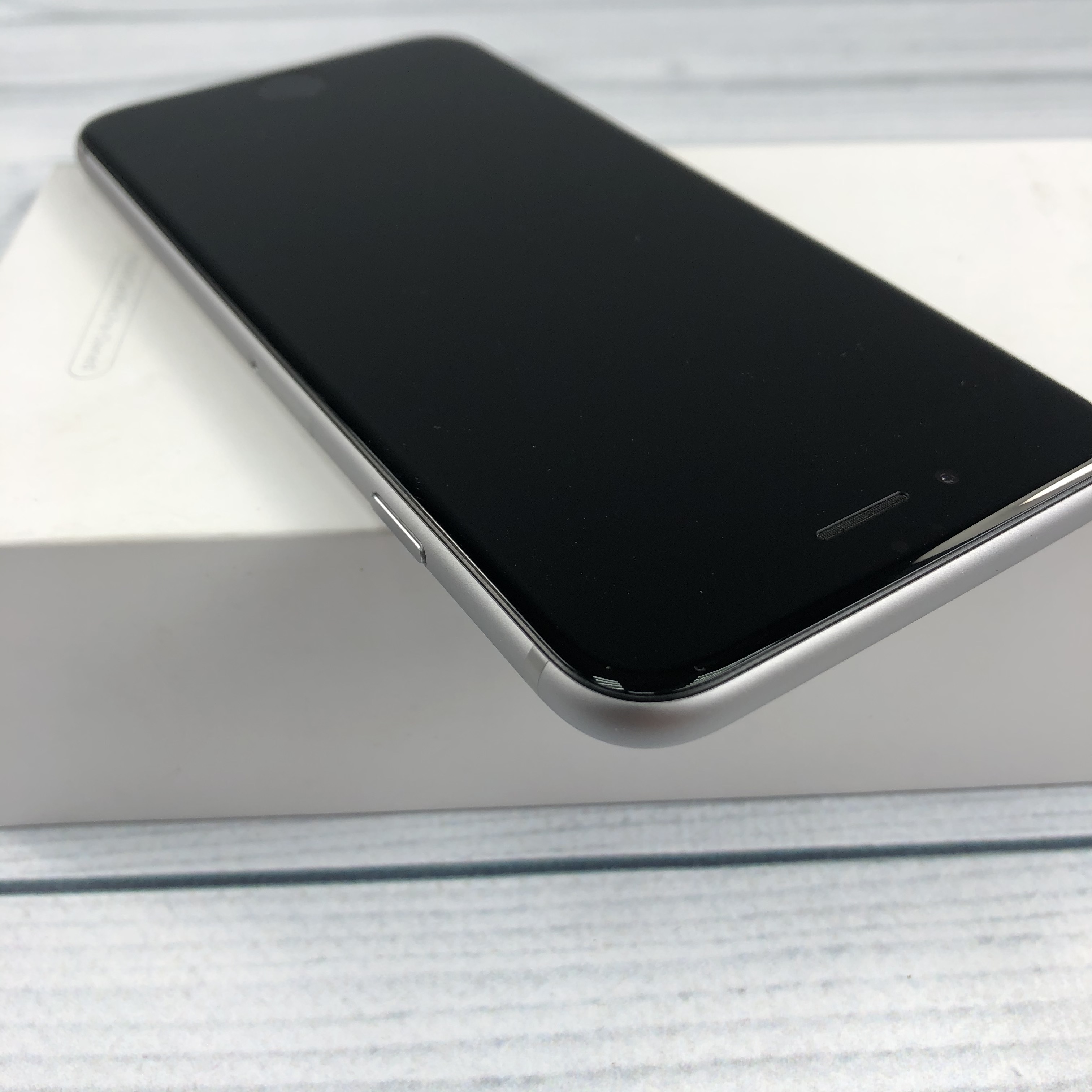 Телефон Apple iPhone 6S 32Gb Space Grey <БУ, хорошее состояние> купить в  Иркутске. Цена на Телефон Apple iPhone 6S 32Gb Space Grey <БУ, хорошее  состояние>: отзывы, описания, характеристики