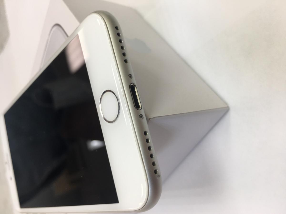 Apple iPhone 8 64Gb Silver <Б/У, удовлетворительное состояние> купить в  Иркутске. Цена на Apple iPhone 8 64Gb Silver <Б/У, удовлетворительное  состояние>: отзывы, описания, характеристики