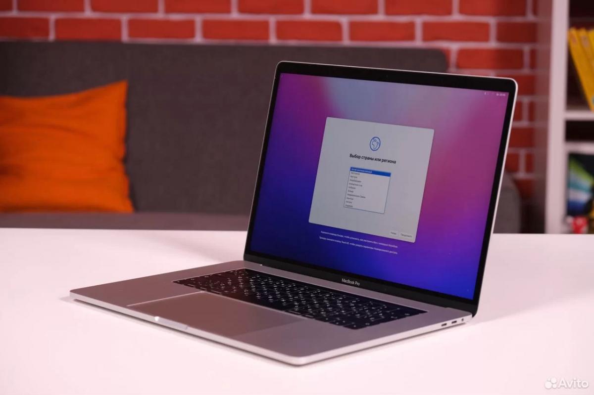 Ноутбук Apple MacBook Pro Retina 15 Touch Bar Silver Б/У купить в ...
