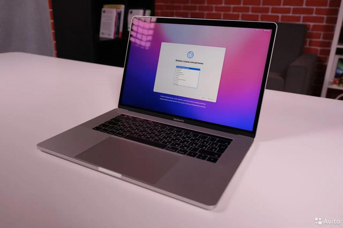Ноутбук Apple MacBook Pro Retina 15 Touch Bar Silver Б/У купить в ...
