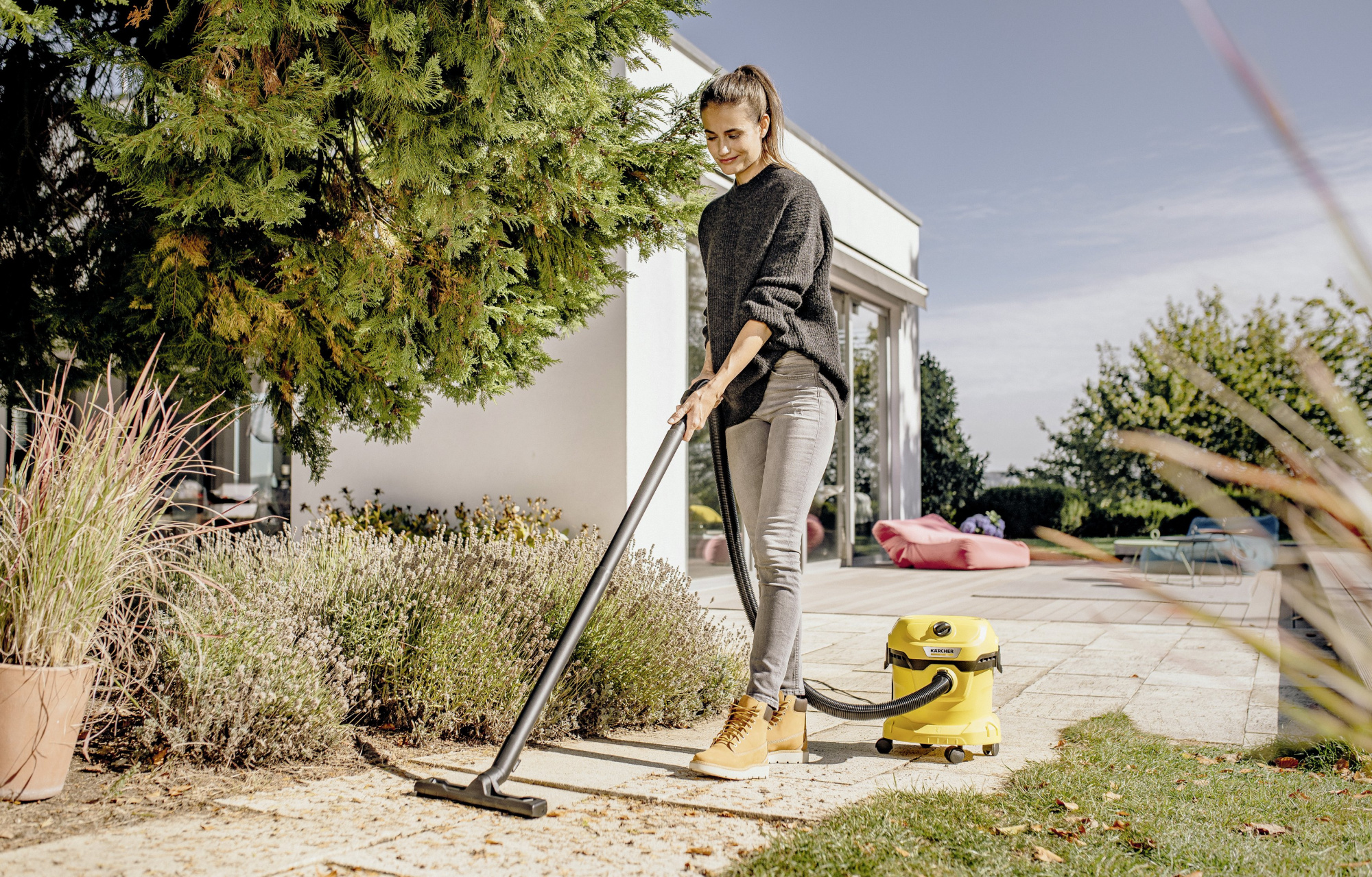 Karcher WD 2 Plus V-12/4/18 Профессиональный пылесос [1.628-000.0] купить в  Иркутске. Цена на Karcher WD 2 Plus V-12/4/18 Профессиональный пылесос  [1.628-000.0]: отзывы, описания, характеристики