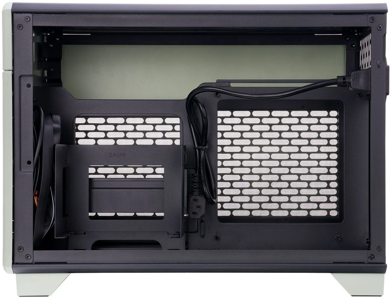 Корпус Thermaltake TR100